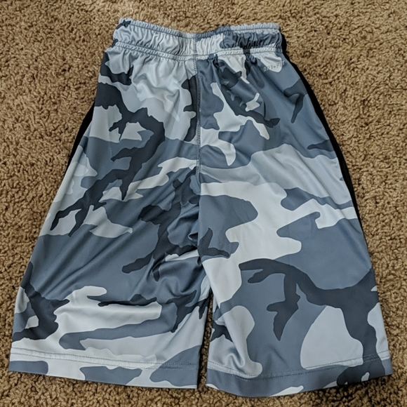 Nike dri-fit shorts boys - Picture 3 of 6